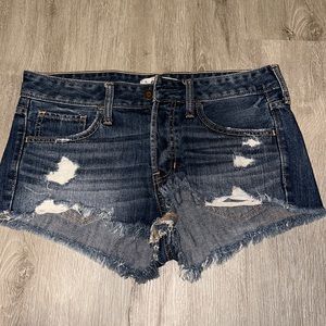 Hollister Lowrise ripped Jean shorts. Size 5